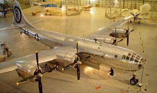 B29 Enola Gay